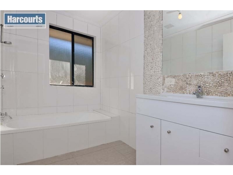 12 Tomago Way, Merriwa WA 6030