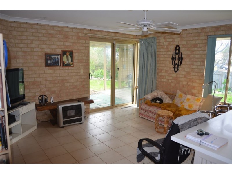 15 Castleroy Place, Connolly WA 6027