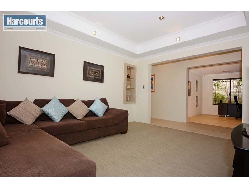 24 Riverlinks Drive, Clarkson WA 6030