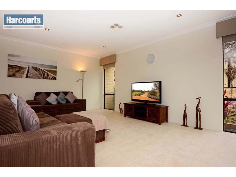 24 Riverlinks Drive, Clarkson WA 6030