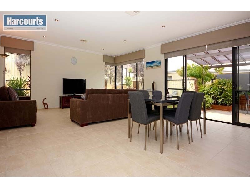 24 Riverlinks Drive, Clarkson WA 6030