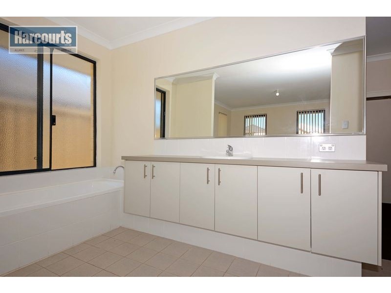 44 Eastwall Parkway, Butler WA 6036