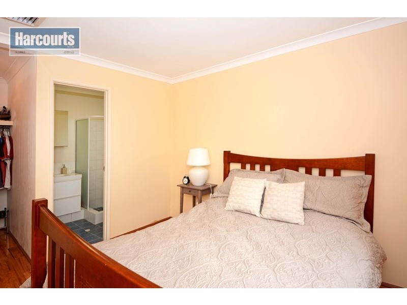 11 Duncombe Grove, Quinns Rocks WA 6030