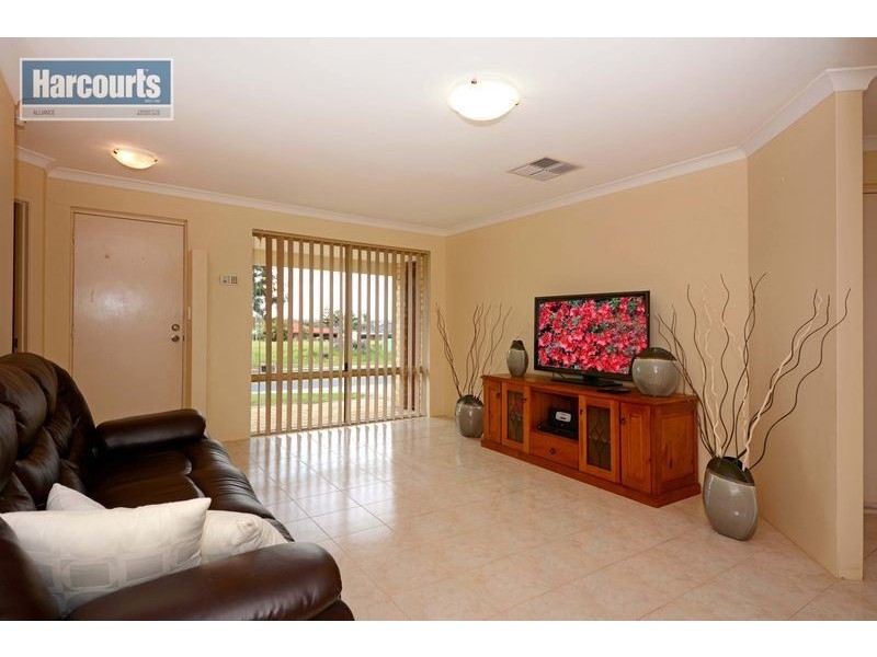 11 Duncombe Grove, Quinns Rocks WA 6030