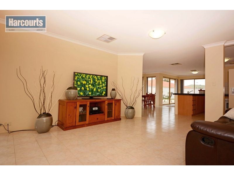 11 Duncombe Grove, Quinns Rocks WA 6030