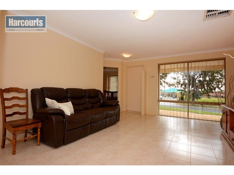 11 Duncombe Grove, Quinns Rocks WA 6030