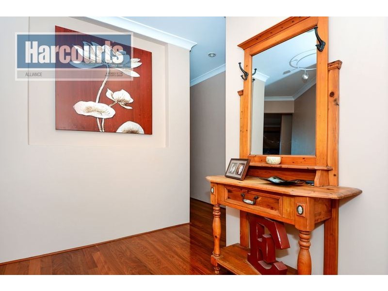 6 Jeddah Court, Mindarie WA 6030