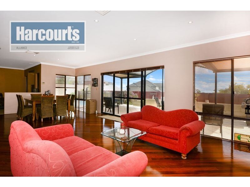 6 Jeddah Court, Mindarie WA 6030