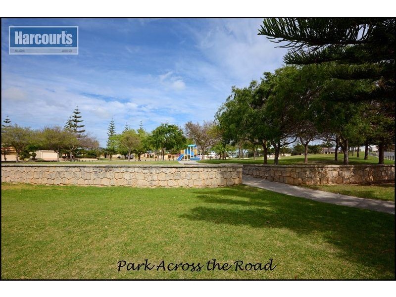 17 Avondale Court, Mindarie WA 6030