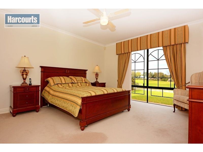 17 Avondale Court, Mindarie WA 6030