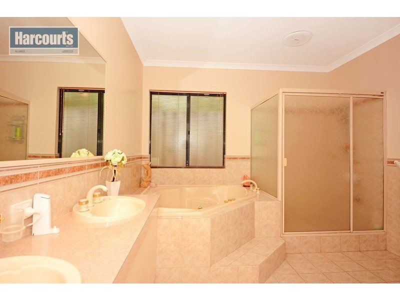 17 Avondale Court, Mindarie WA 6030