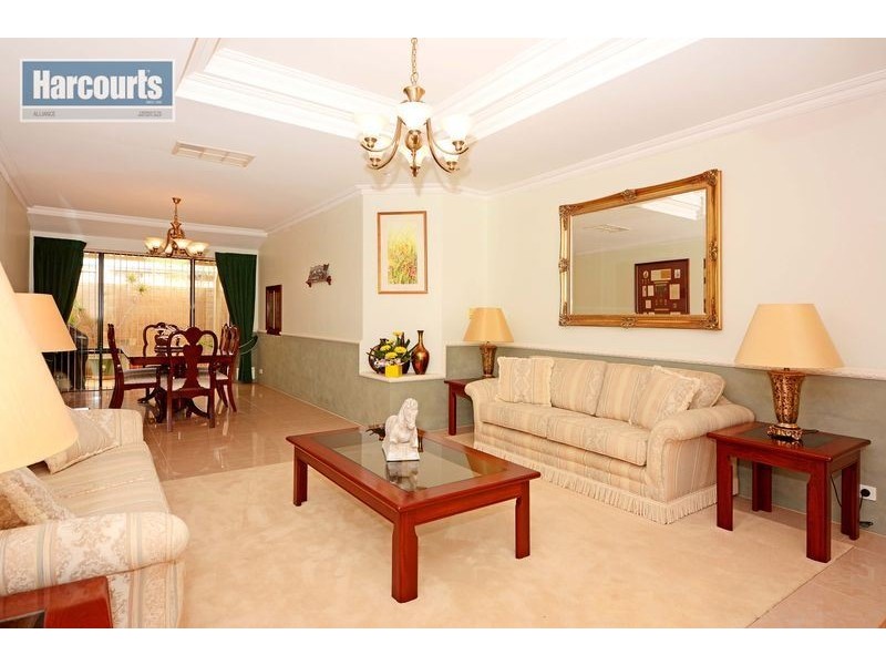 17 Avondale Court, Mindarie WA 6030