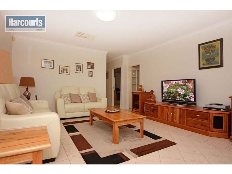 17 Avondale Court, Mindarie WA 6030