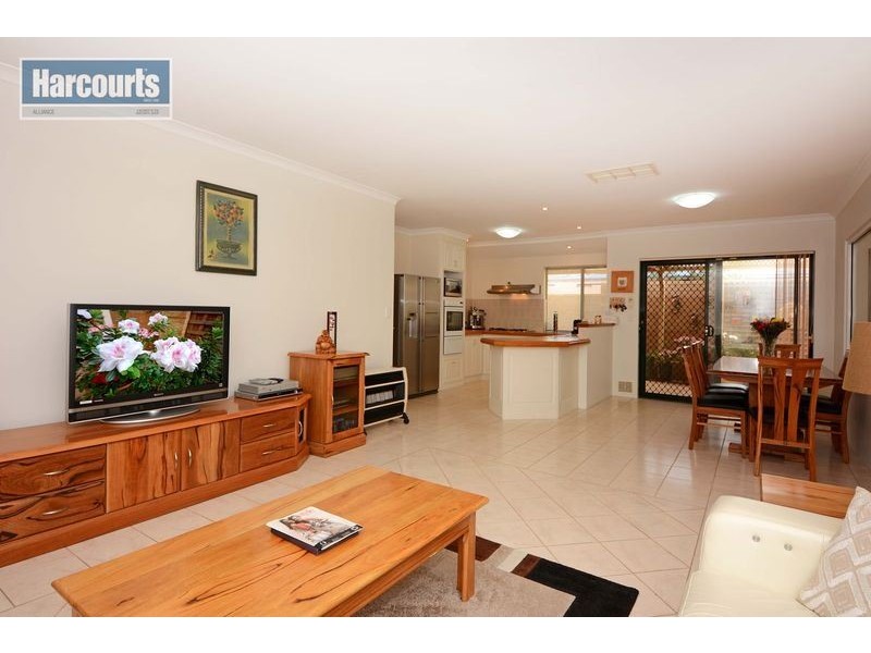 17 Avondale Court, Mindarie WA 6030