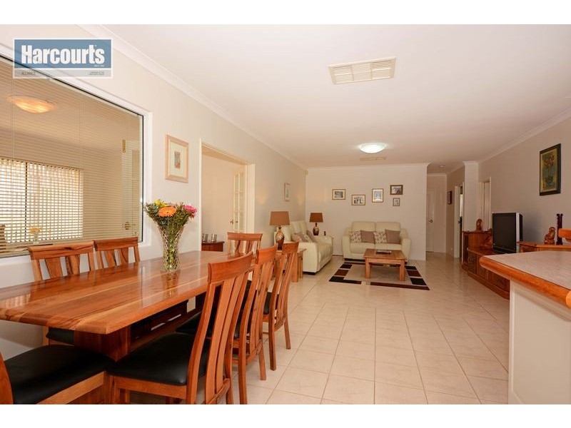 17 Avondale Court, Mindarie WA 6030