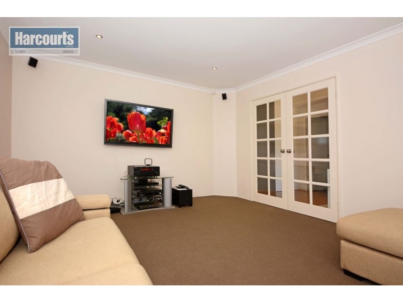 10 Dulles Way, Clarkson WA 6030