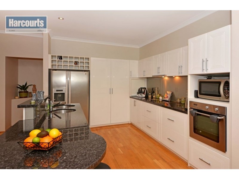 11 Kirra Lane, Clarkson WA 6030