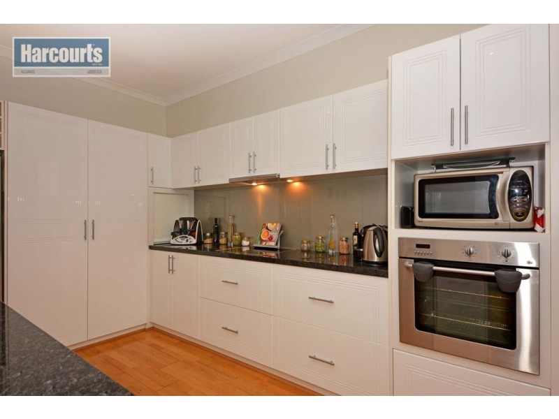 11 Kirra Lane, Clarkson WA 6030