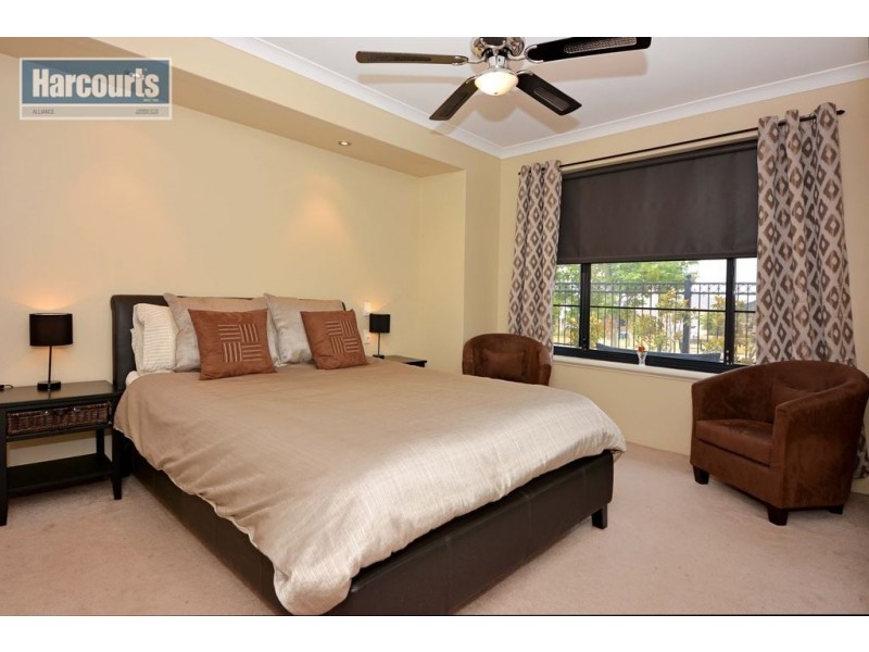 11 Kirra Lane, Clarkson WA 6030