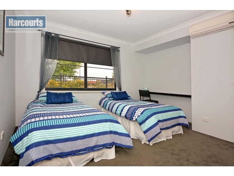 11 Kirra Lane, Clarkson WA 6030