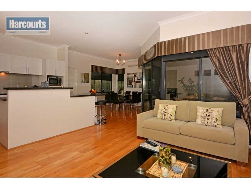 11 Kirra Lane, Clarkson WA 6030