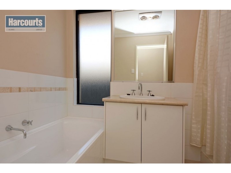 37 Splendens Avenue, Banksia Grove WA 6031