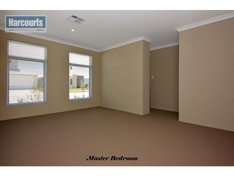 18 Kendari Road, Clarkson WA 6030