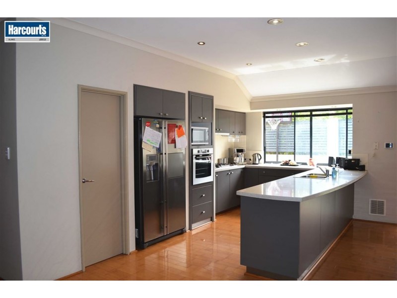 28 Amery Road, Hocking WA 6065