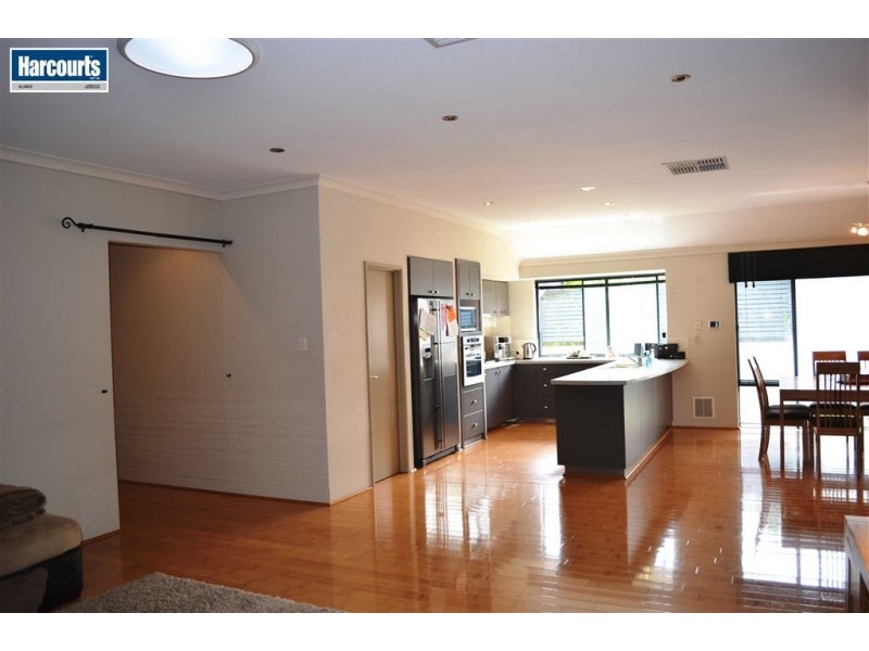 28 Amery Road, Hocking WA 6065