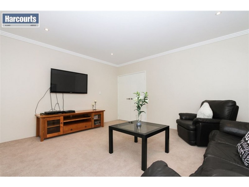 76 Roundhouse Parade, Jindalee WA 6036