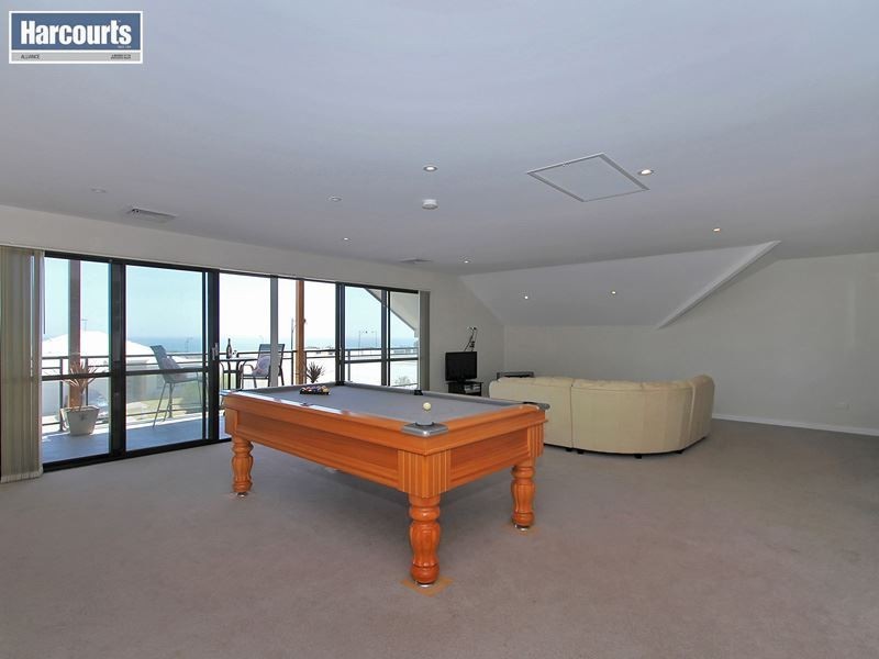 76 Roundhouse Parade, Jindalee WA 6036