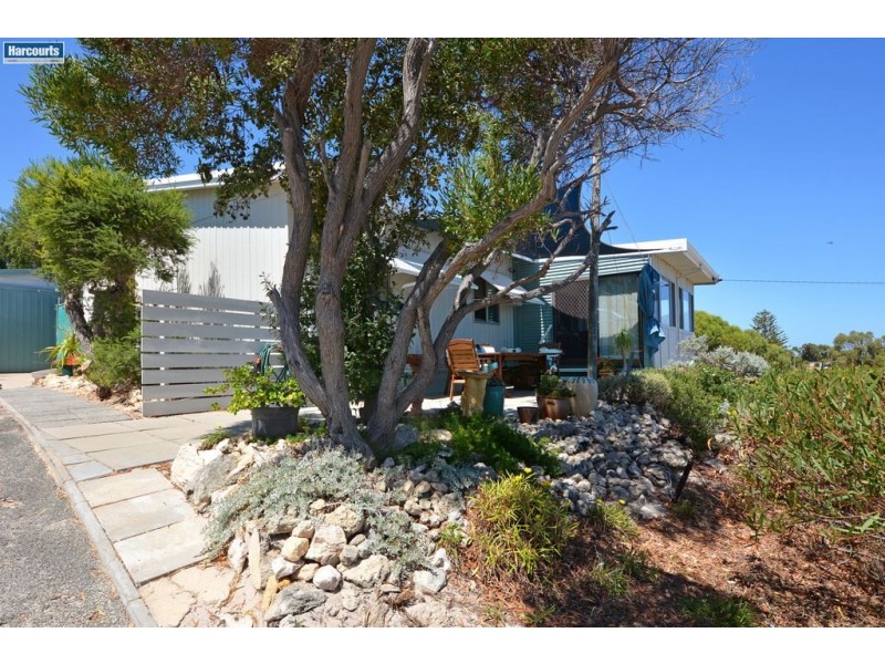 42 Hazel Avenue, Quinns Rocks WA 6030