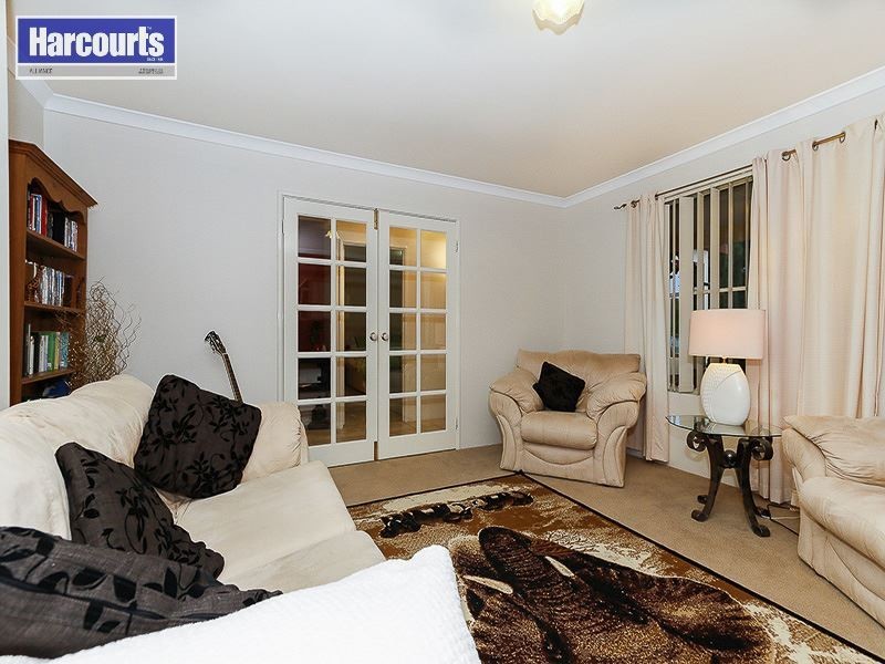 54 Cheriton Drive, Carramar WA 6031