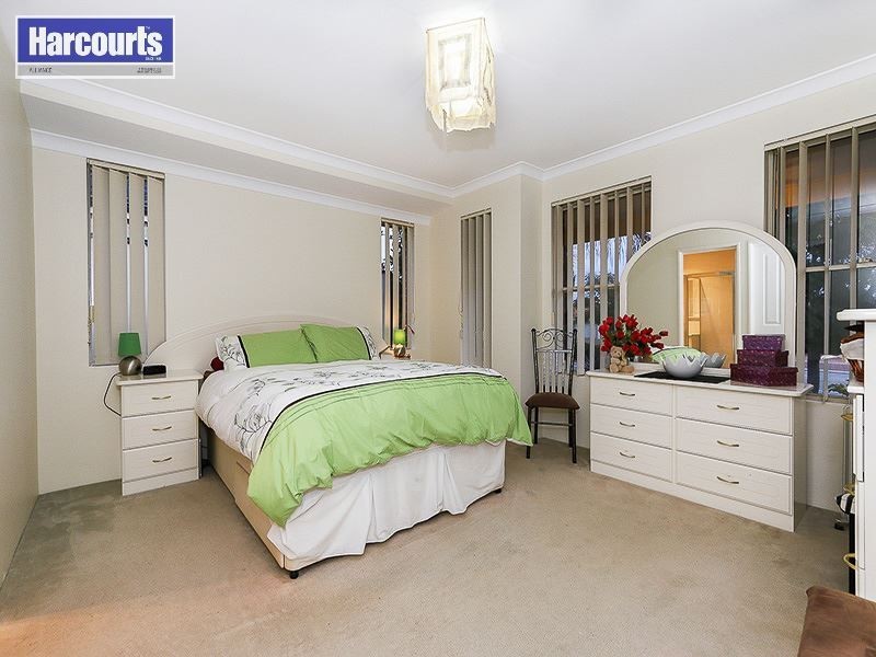 54 Cheriton Drive, Carramar WA 6031