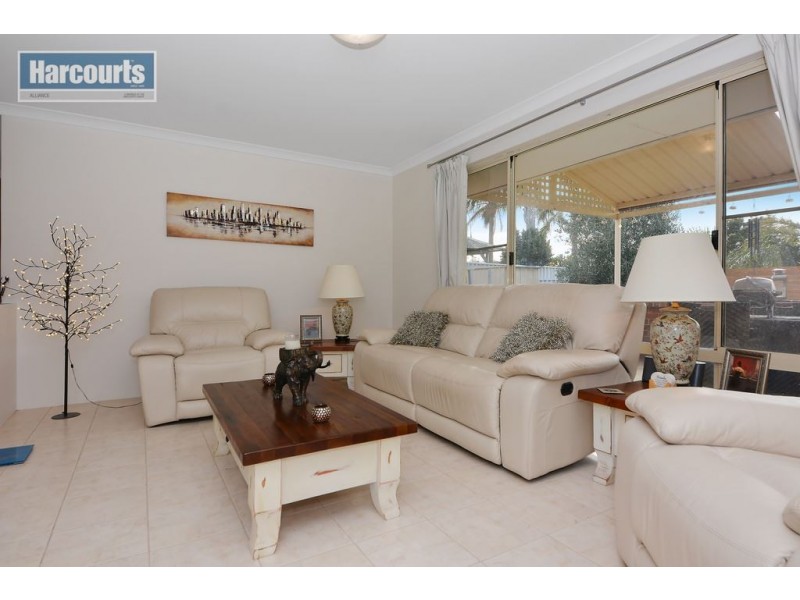 18 Twilight Circuit, Ridgewood WA 6030
