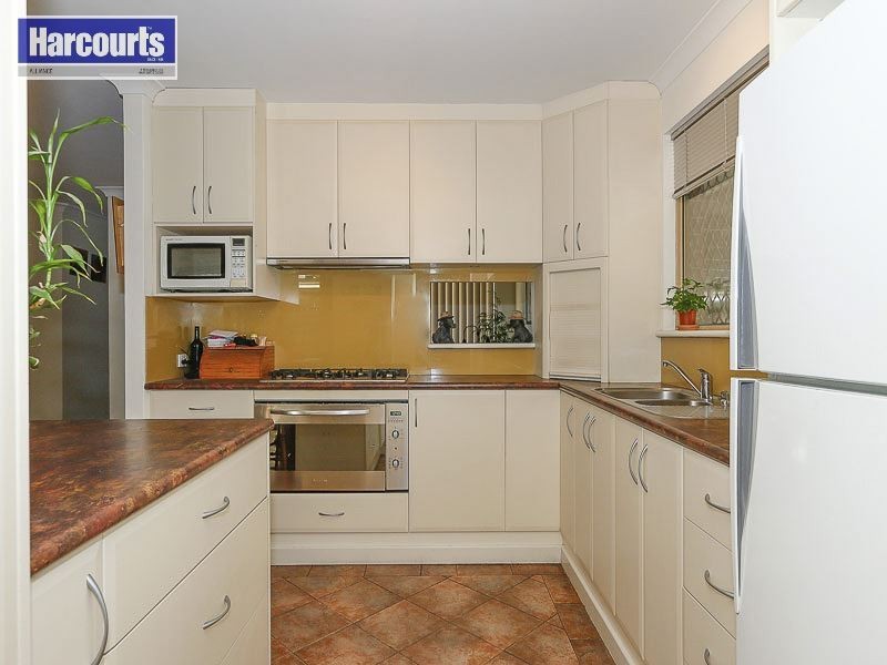 31 Larsson Walk, Clarkson WA 6030