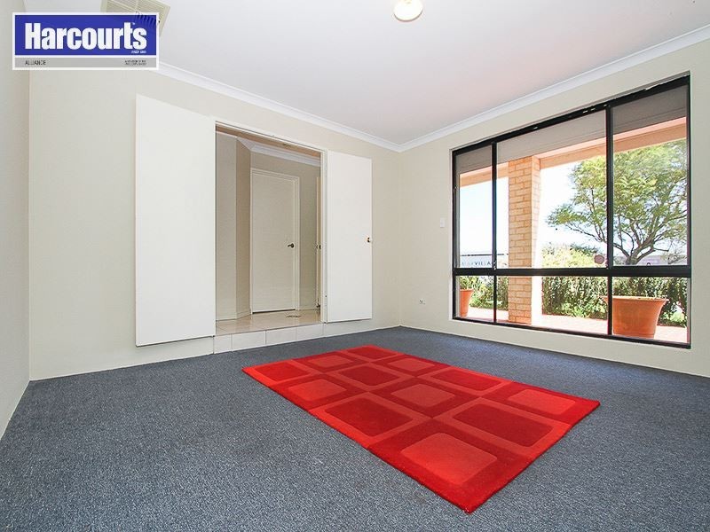 12 Cheriton Drive, Carramar WA 6031