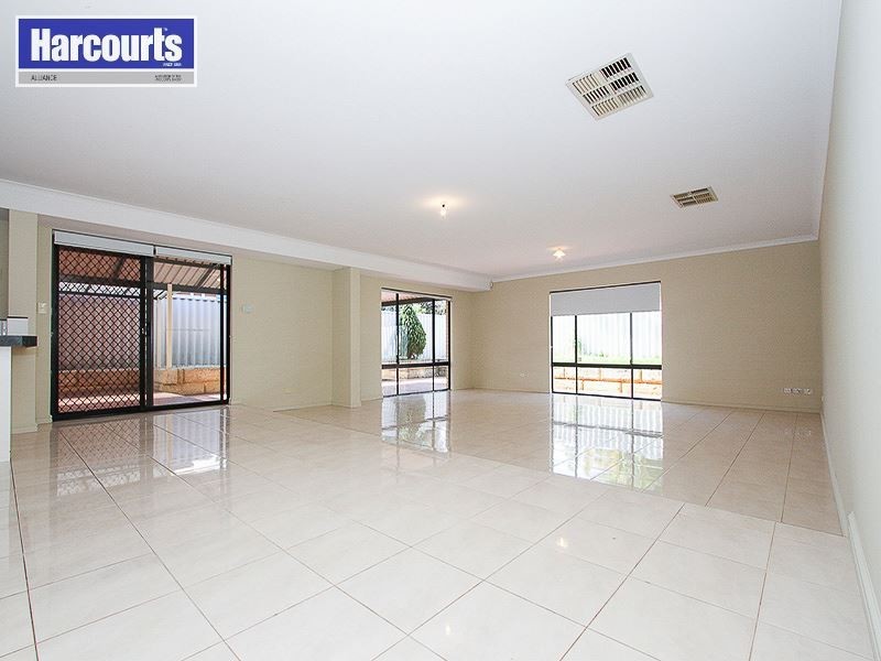 12 Cheriton Drive, Carramar WA 6031