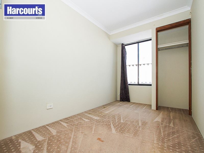 12 Cheriton Drive, Carramar WA 6031