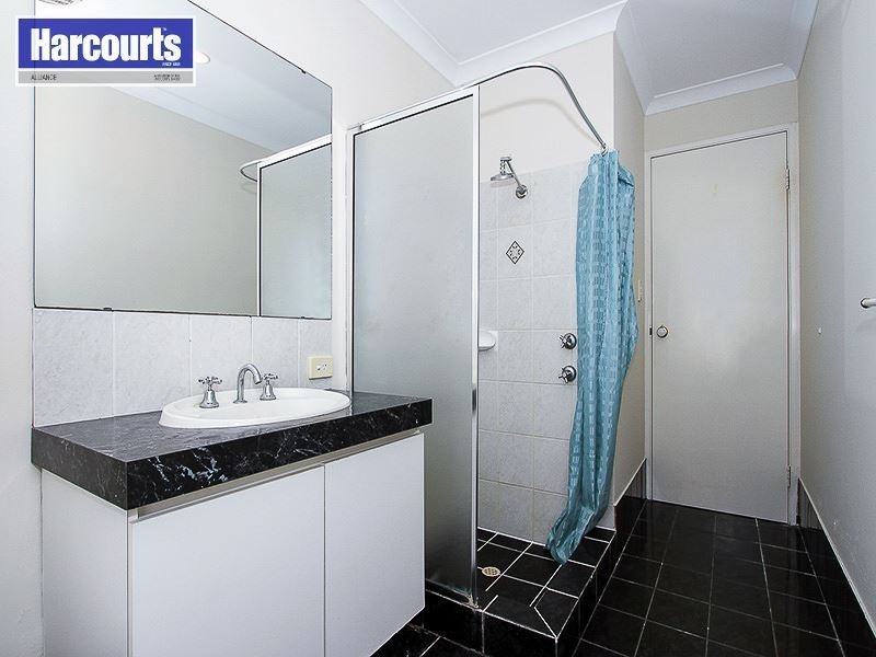 12 Cheriton Drive, Carramar WA 6031