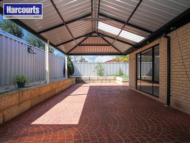 12 Cheriton Drive, Carramar WA 6031