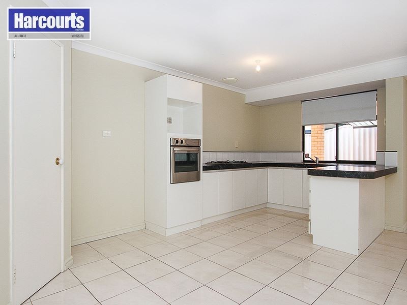 12 Cheriton Drive, Carramar WA 6031