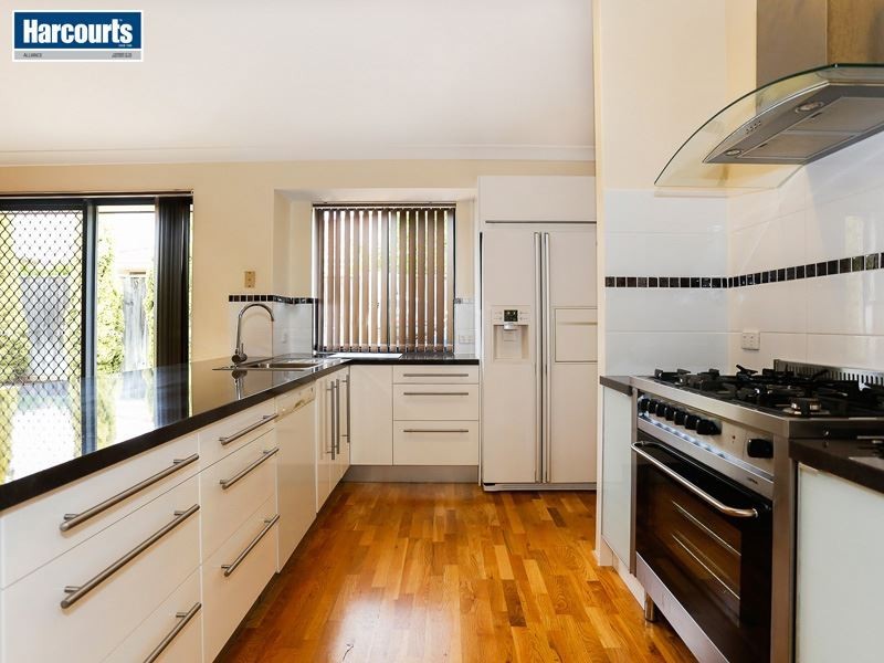 12 Kin Bay Entrance, Mindarie WA 6030