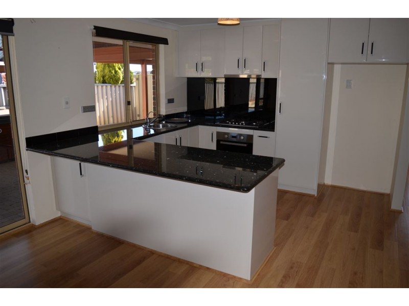 16 Sandon Elbow, Merriwa WA 6030