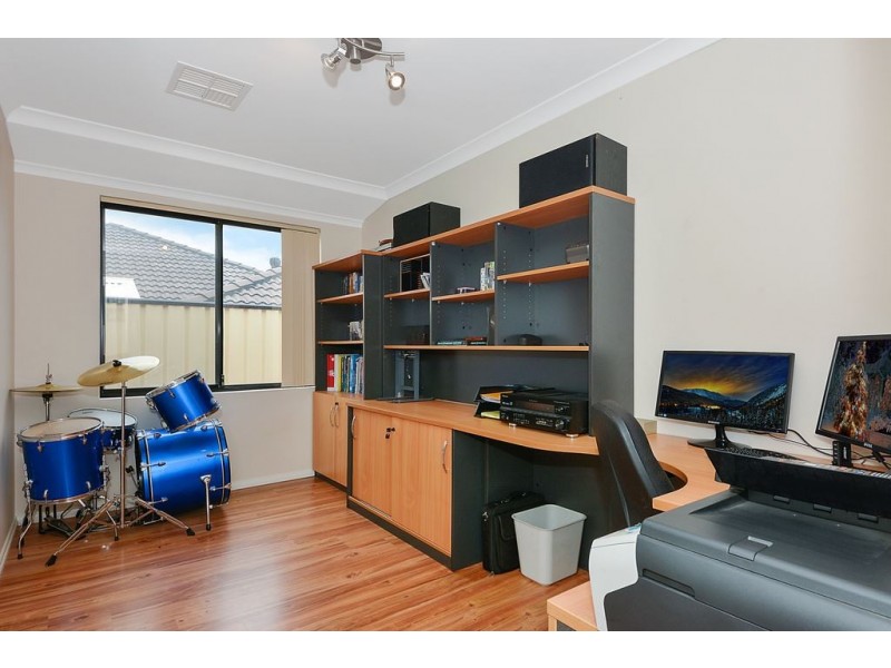 22 Longleaf Drive, Clarkson WA 6030