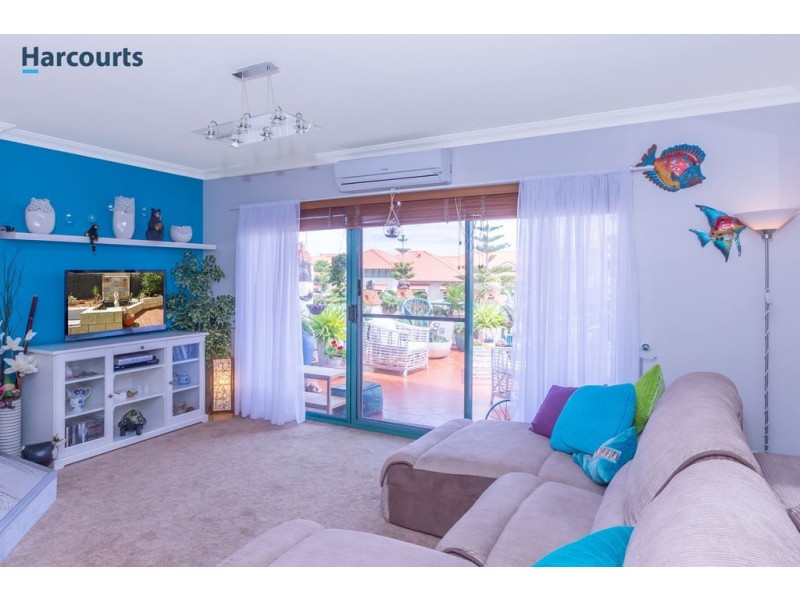 4/16 Toulon Circle, Mindarie WA 6030