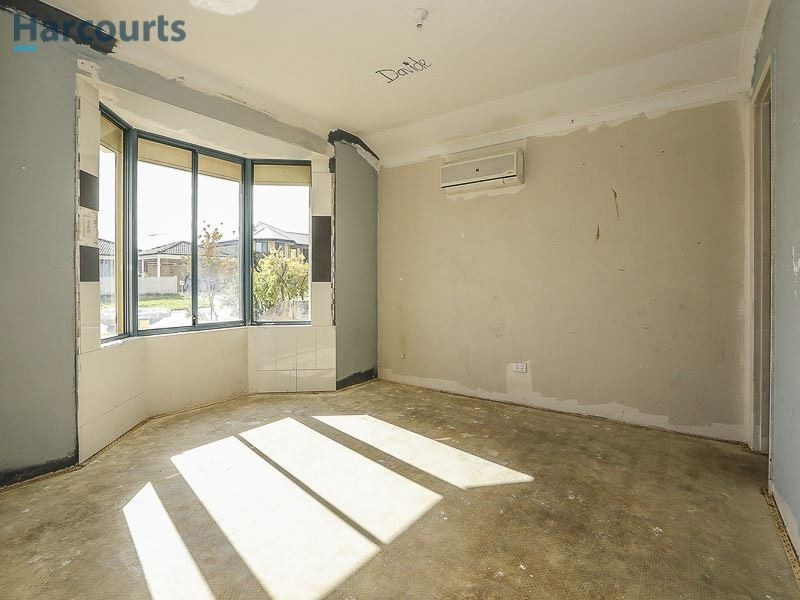 16 Pennine Pass, Merriwa WA 6030