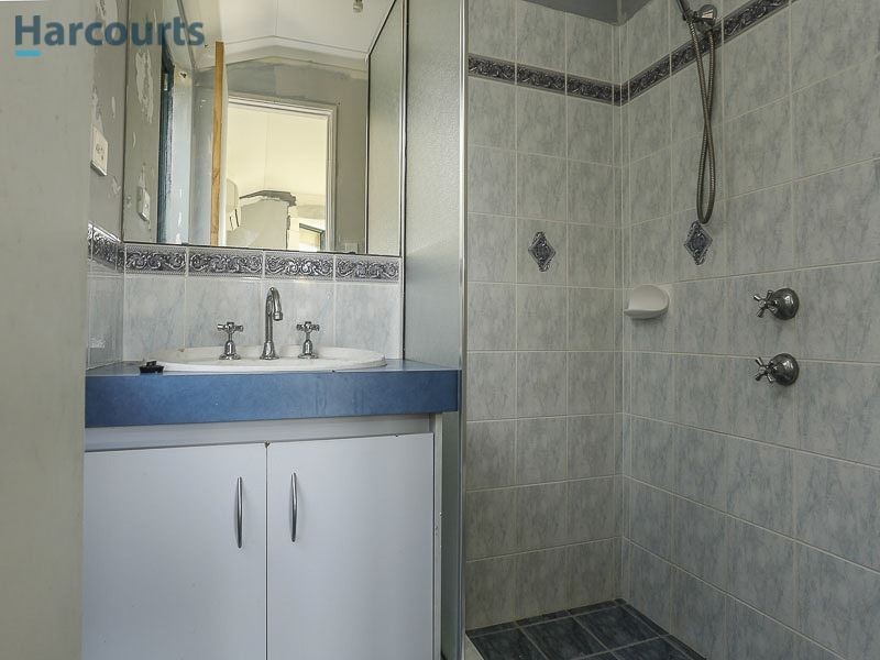 16 Pennine Pass, Merriwa WA 6030