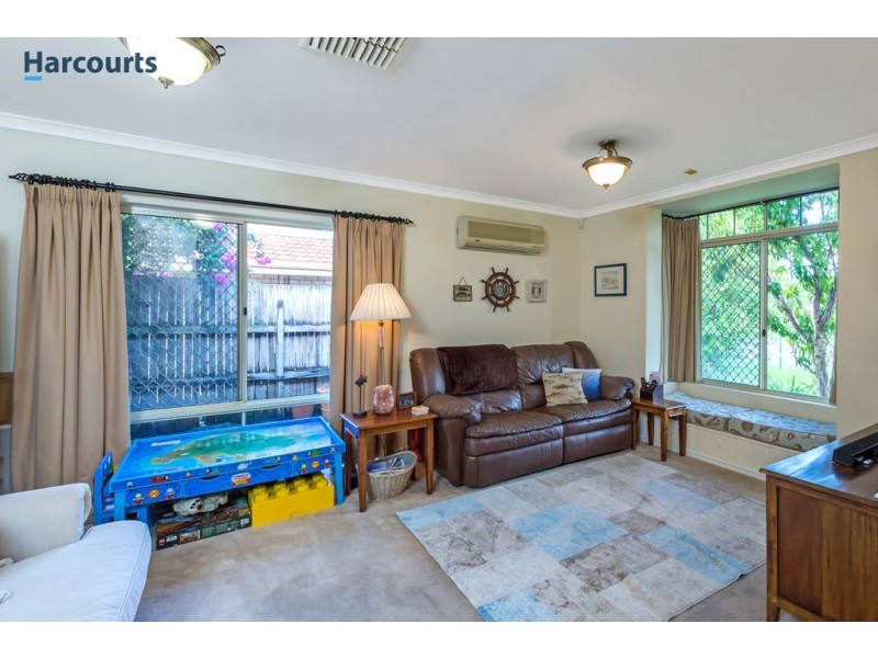 118 Hillcrest Road, Alexander Heights WA 6064