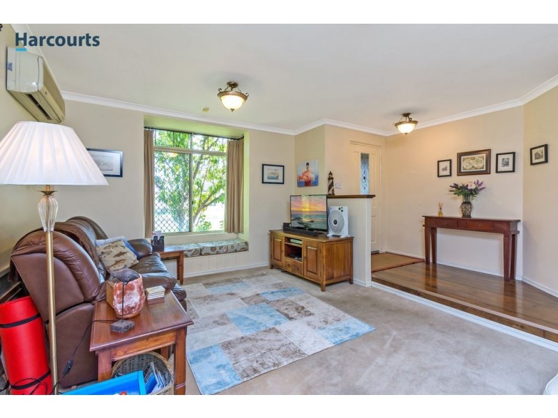 118 Hillcrest Road, Alexander Heights WA 6064